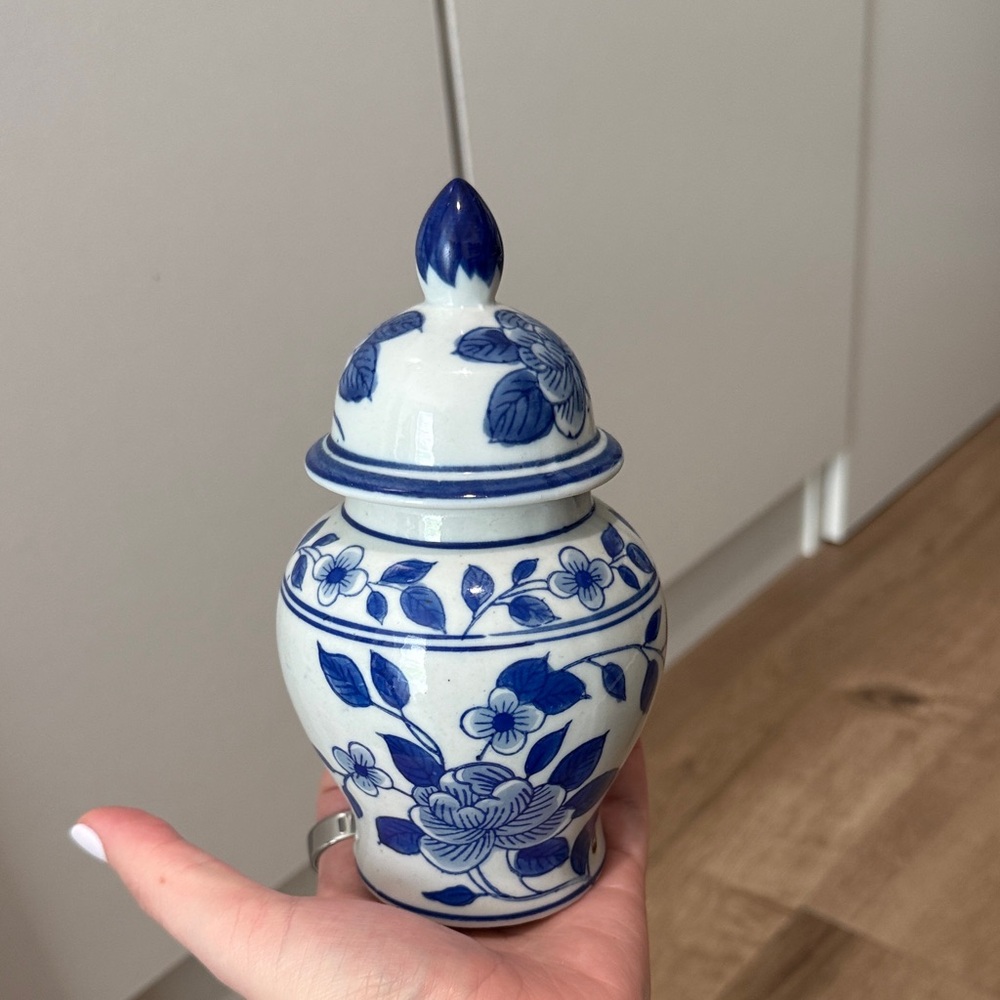 Blue and white small chinoiserie ginger jar